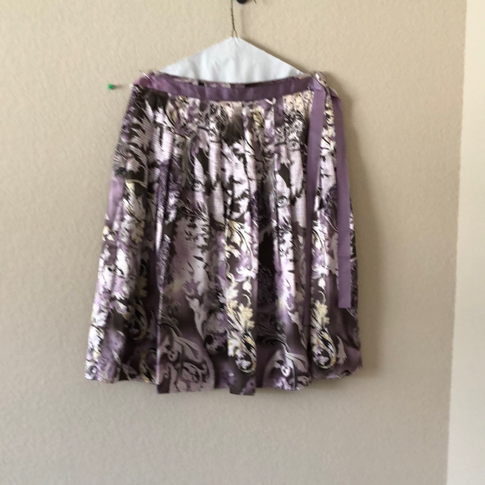 Satin printed pleated skirt